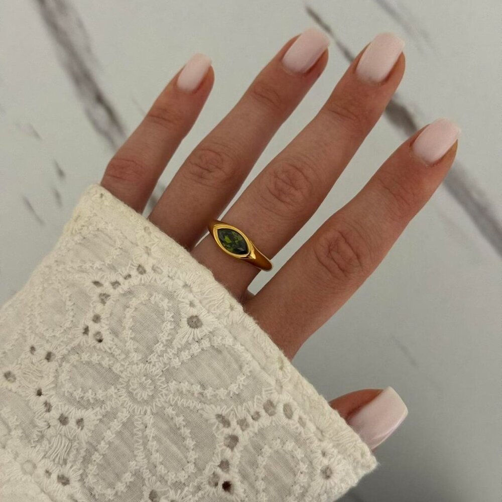SKU0475 Retro Gold Green Gemstone Women Fashion Ring Stainless steel + gift bag - Picture 4 of 4